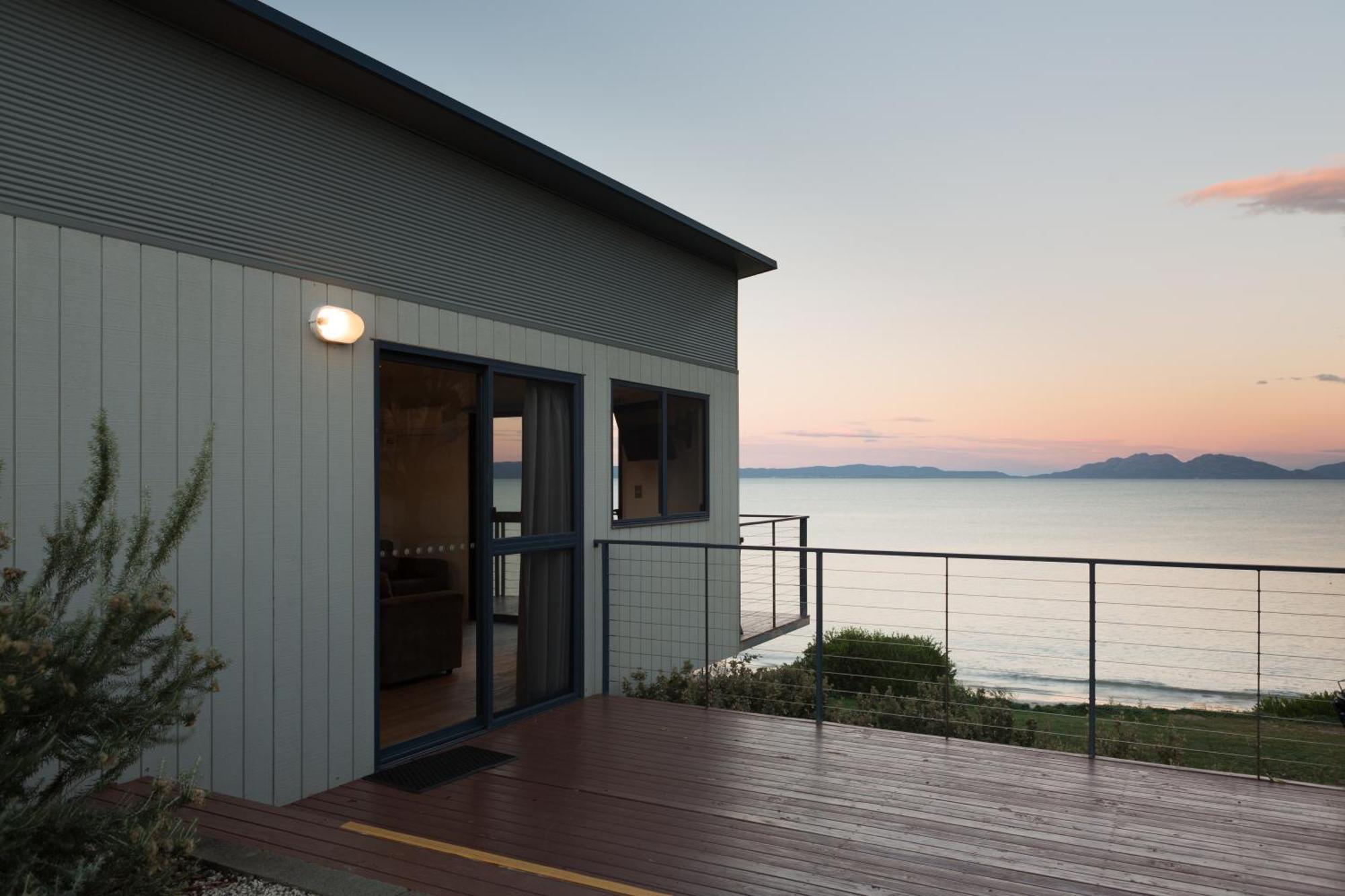 Swansea Beach Chalets Exterior photo